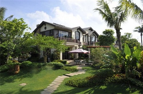 花谢人长瘤是什么歌（花谢花落是哪首歌曲）